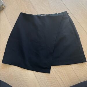 A&F Black Mini Skirt / Skort Size M